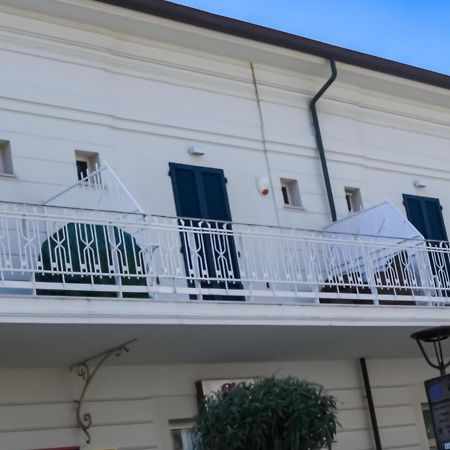 Bmp Apartment Atmosphere 1 Centrale Con Garage Riccione Exterior photo